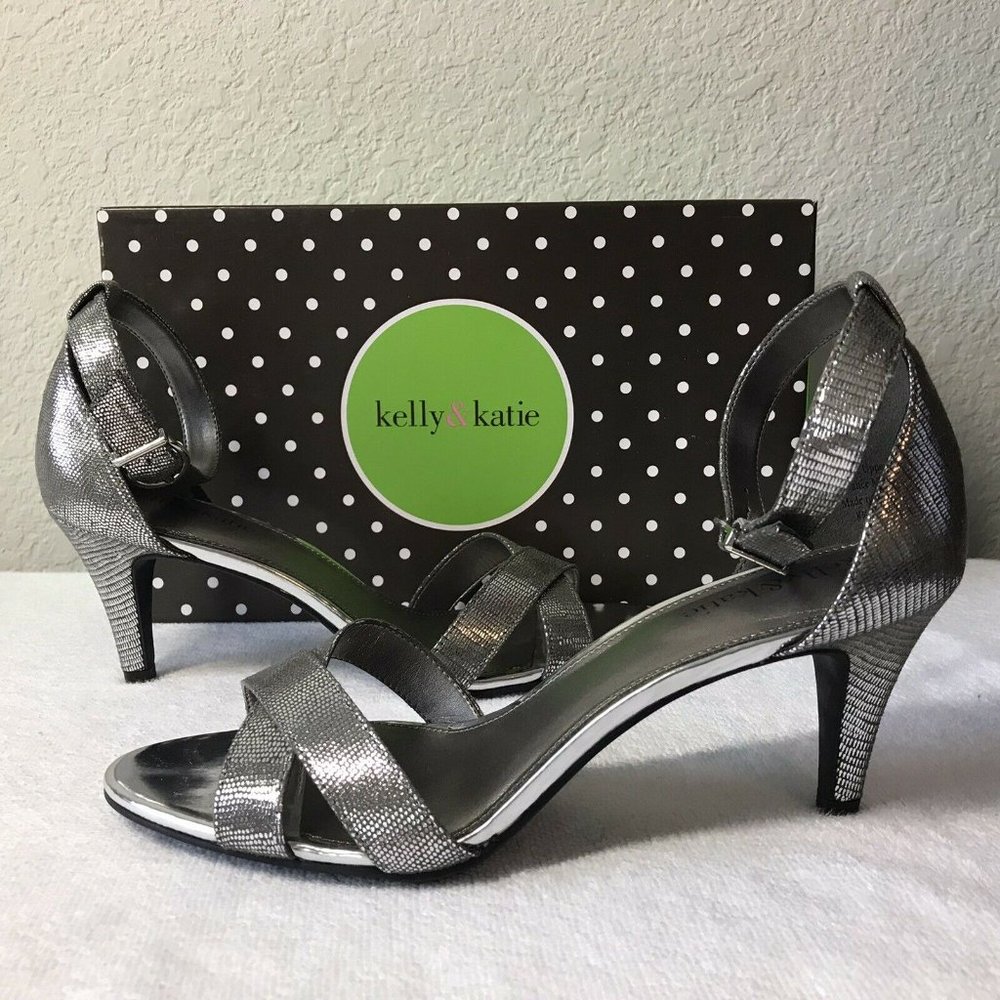 Kelly & Katie Pewter Silver Snake KK Sandal 8.5
